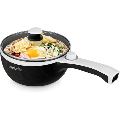 Olla eléctrica Dezin negra con tapa de vidrio, perilla de control y mango blanco, servida con sopa de fideos